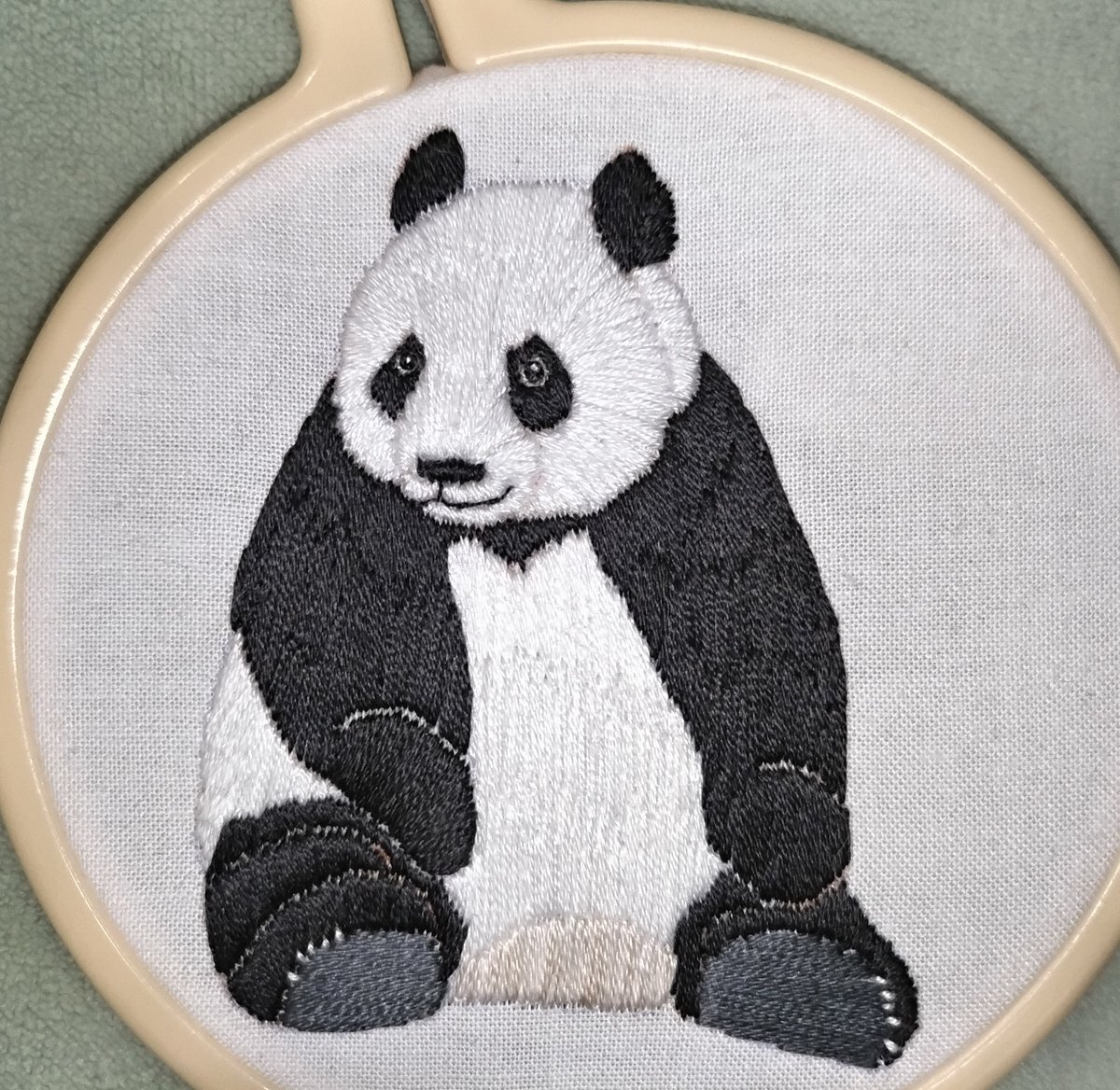 刺繍の絵、半額で 刺繍糸の絵・富士山と紅葉｜株式会社さくらほりきり