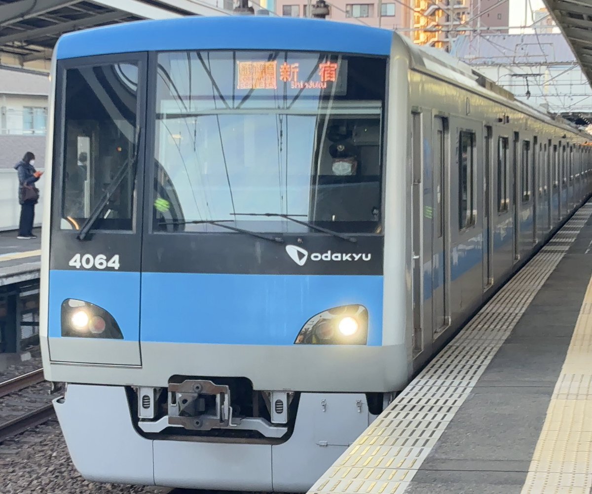 小田急線人身事故で千代田線直通運転中止、ダイヤ乱れ