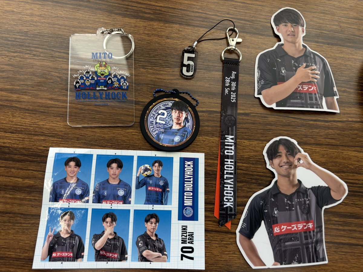 2025 横浜FC 新井瑞希 50枚限定 直筆サインカード 2025 横浜FC 新井瑞希 50枚限定 直筆サインカード 横浜fc サイン