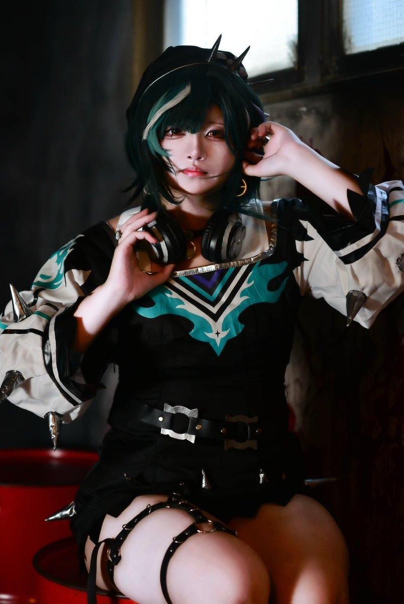 FLOWGLOWのデビュー1周年、ファンは一体どんなメッセージを送った？