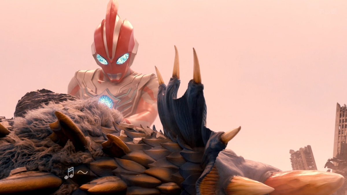 ウルトラマンオメガ、怪獣に心臓マッサージで感動！