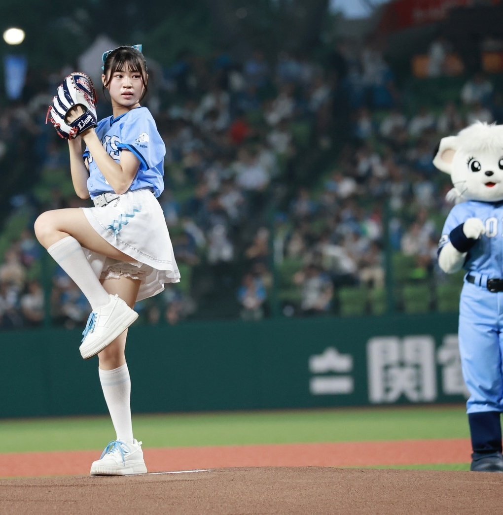 【新品未使用】 私立恵比寿中学 松野莉奈 スタジャン パーカー 51eJTjpFOhL._UF350,350_QL50_.jpg