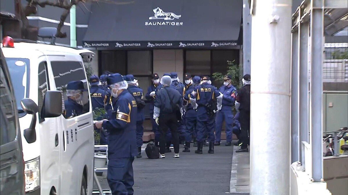 赤坂サウナ火災：ドアノブ脱落、非常用ボタン作動不明