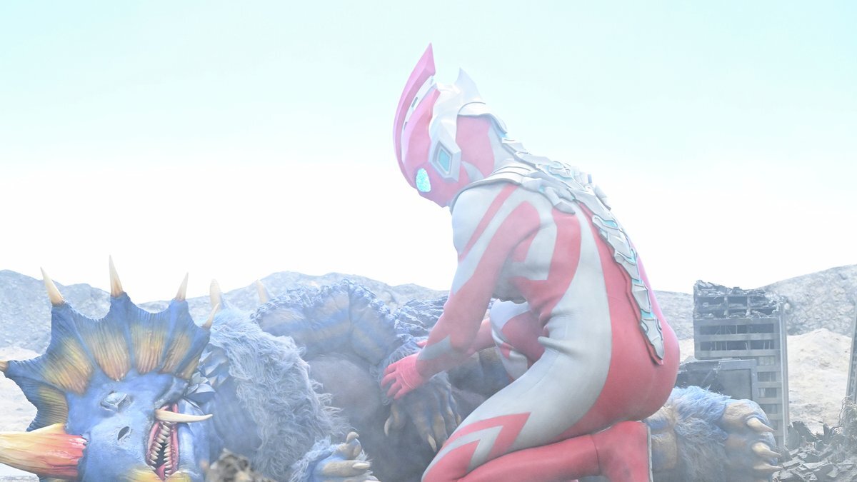 ウルトラマンオメガ第20話、怪獣に心臓マッサージ！未来への期待高まる