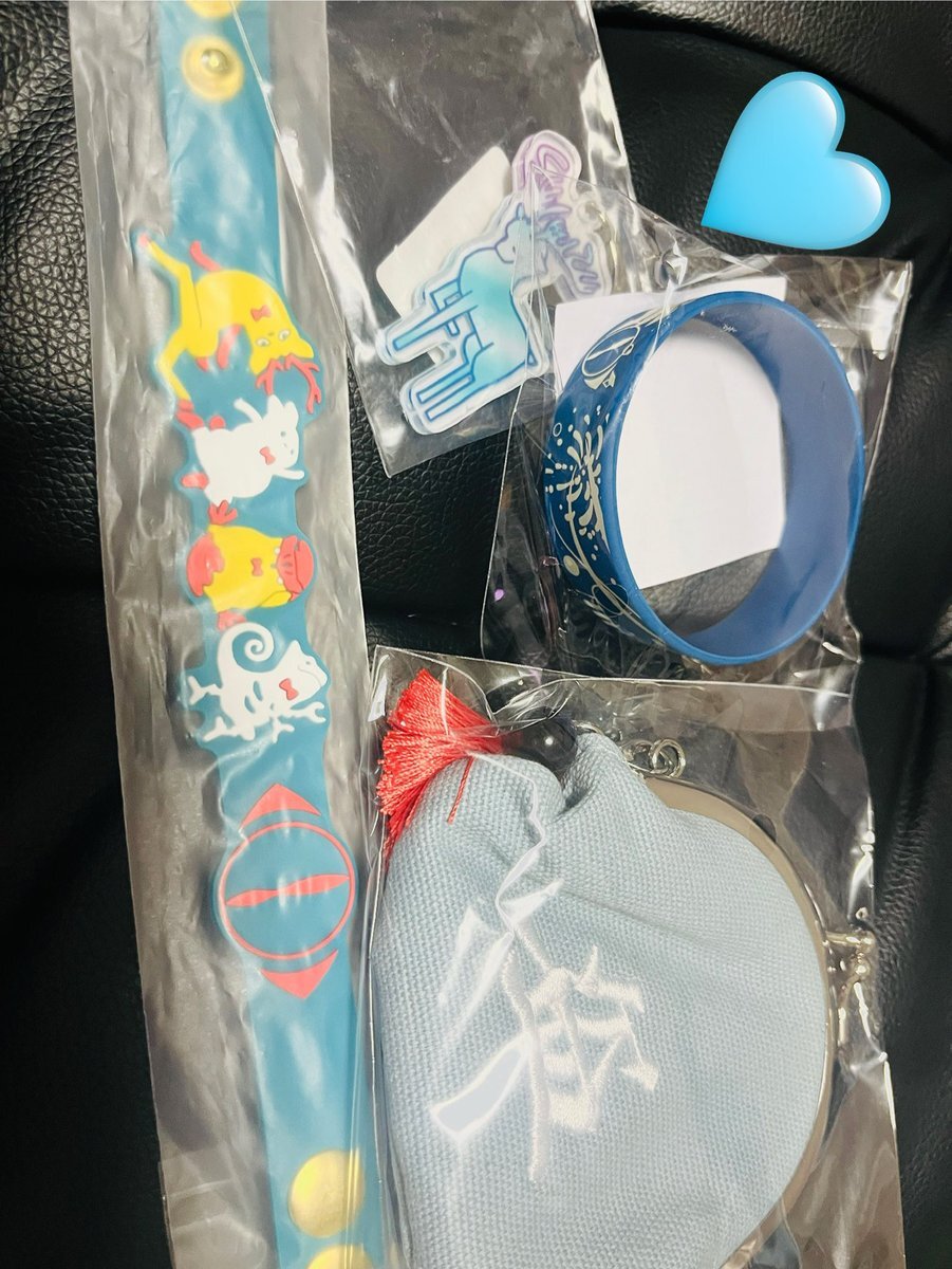 ヨルシカグッズまとめ売り(写真1枚目全体像、以降詳細) LIVE TOUR 2024「前世」神奈川公演 / グッズ販売や後書きブース