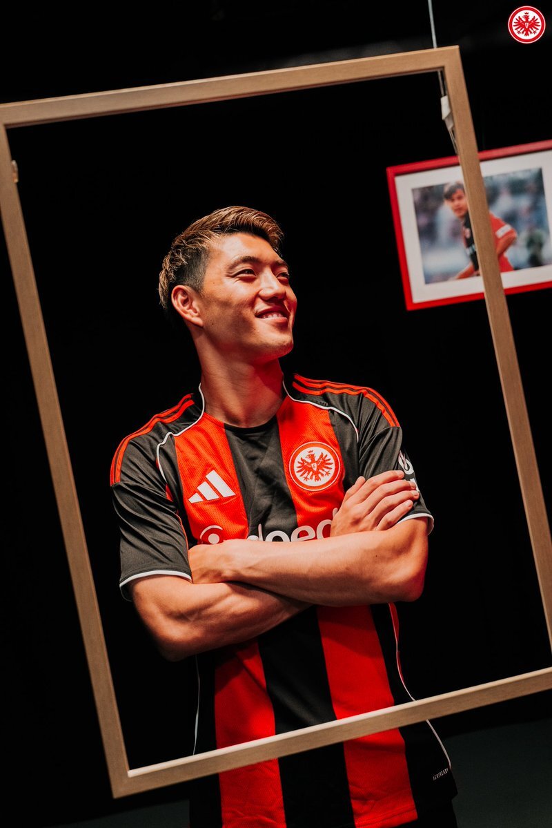 【タグ付未着用】No.8 乾 アイントラハト・フランクフルト 2012-13 タグ付未着用】No.8 乾 アイントラハト・フランクフルト 2012-13