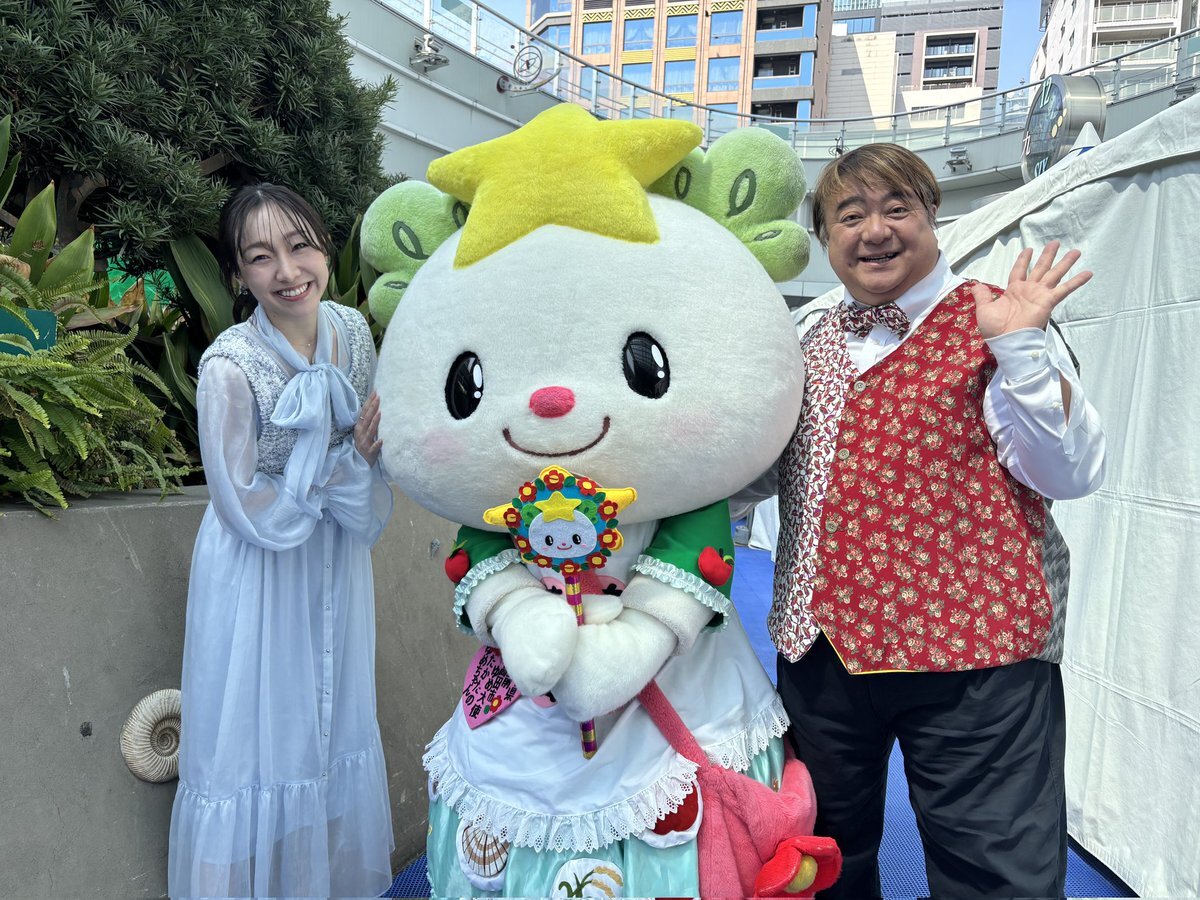 【希少1点もの】佐藤渚　直筆サイン入りポラ　制服姿 希少1点もの】佐藤渚直筆サイン入りポラ制服姿