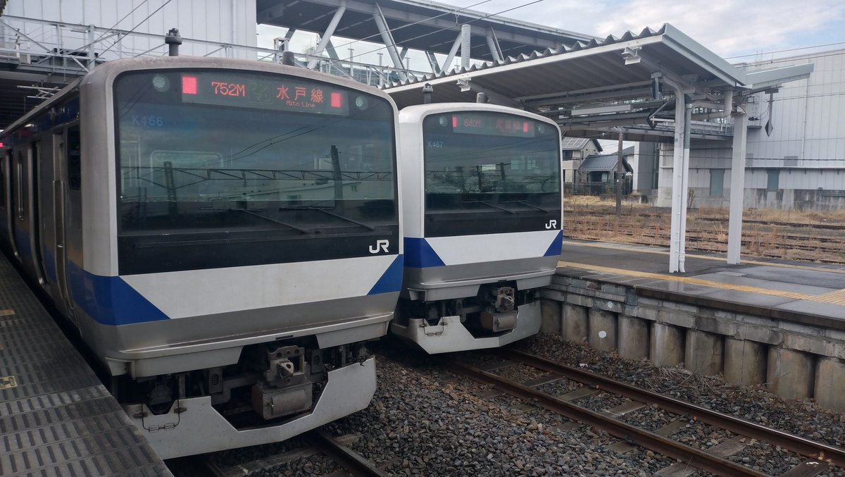 常磐線、踏切脱輪で運転見合わせ  