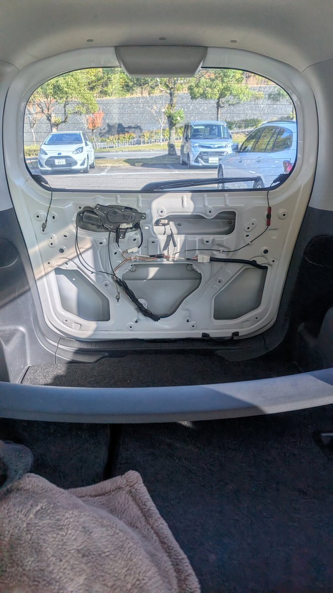 中国製電気バス、バックドア疑惑で議論