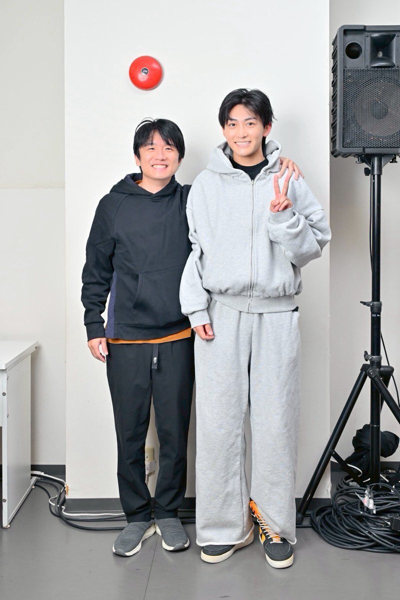 風間俊介、舞台共演者とのツーショットにファン歓喜！