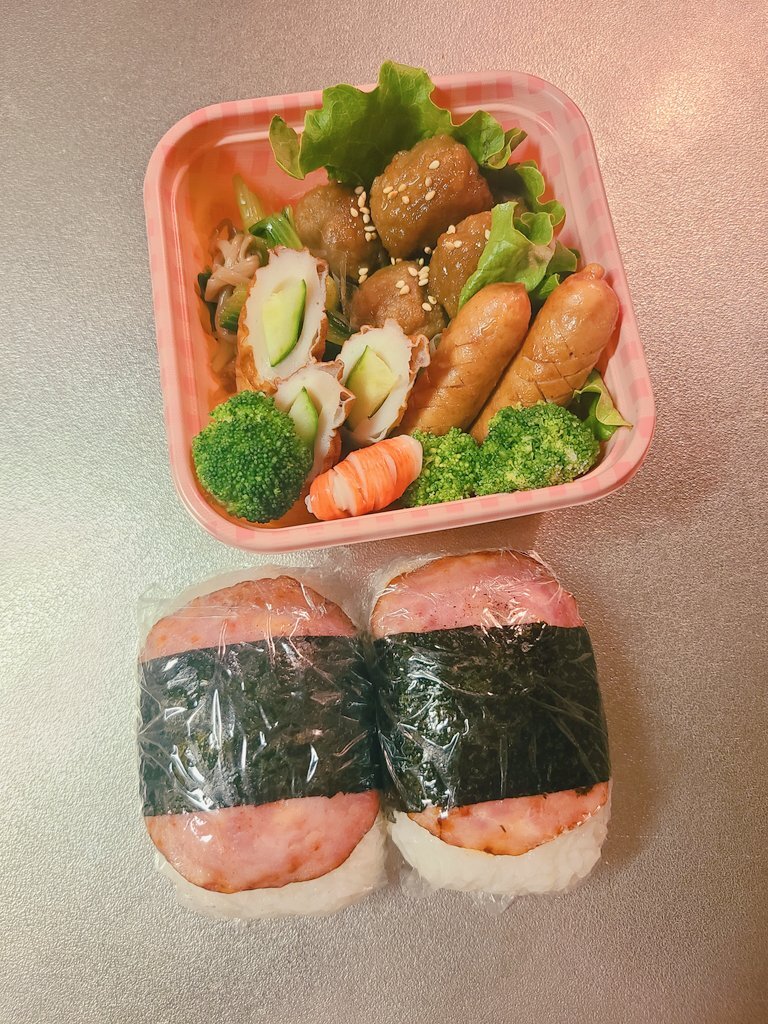 高校生弁当、愛情たっぷり！受験応援も込めて