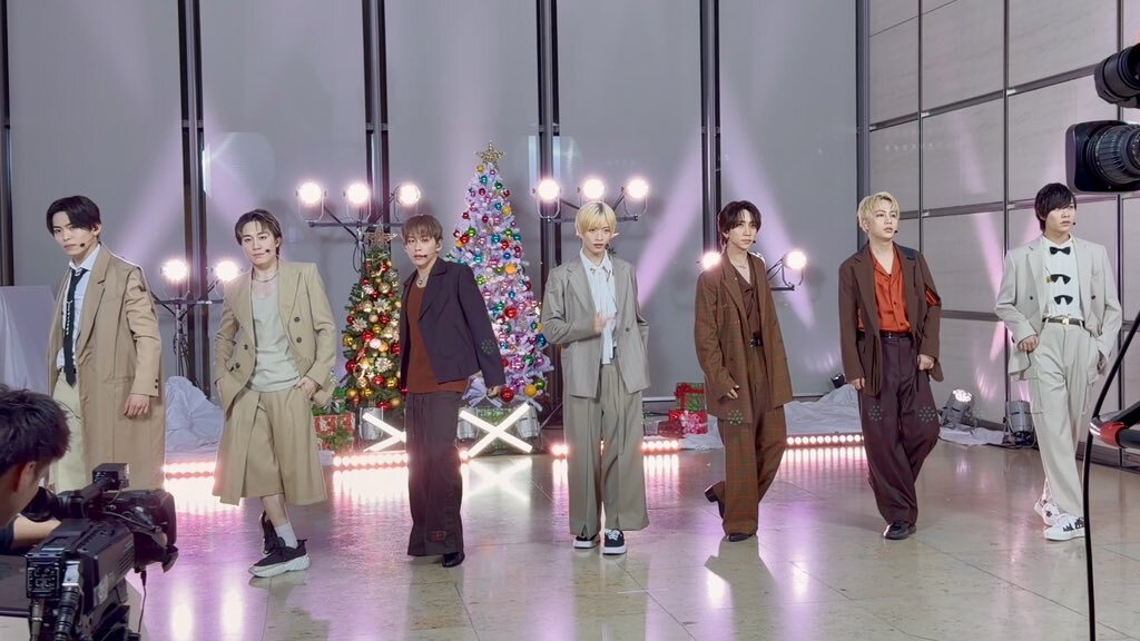 クリスマスイブの午前4時、SNSで様々なイベントがスタート！