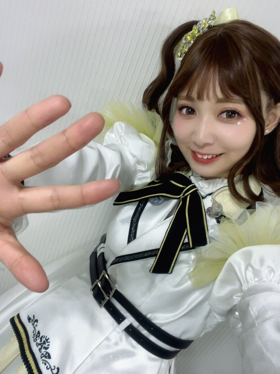 アイドルマスターMOIW2025で「怪盗V」のパフォーマンスにファン興奮！