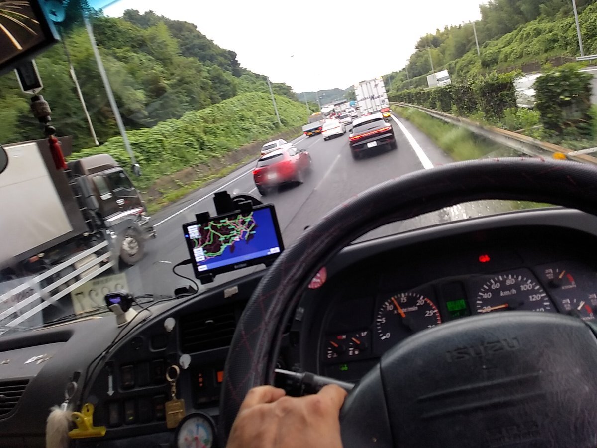 東名高速 渋滞 車の事故との情報 大井松田ic付近 事故 災害 Yahoo リアルタイム検索