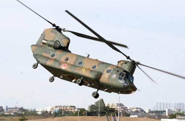 静岡上空で陸自ヘリにレーザー照射、けが人なし