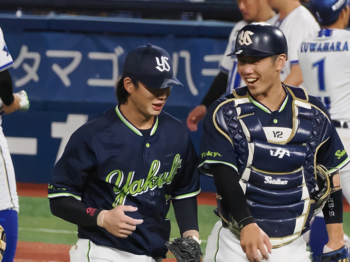 古賀優大 ヤクルト・古賀優大 ZETTのキャッチャーミット 深過ぎず小さめ