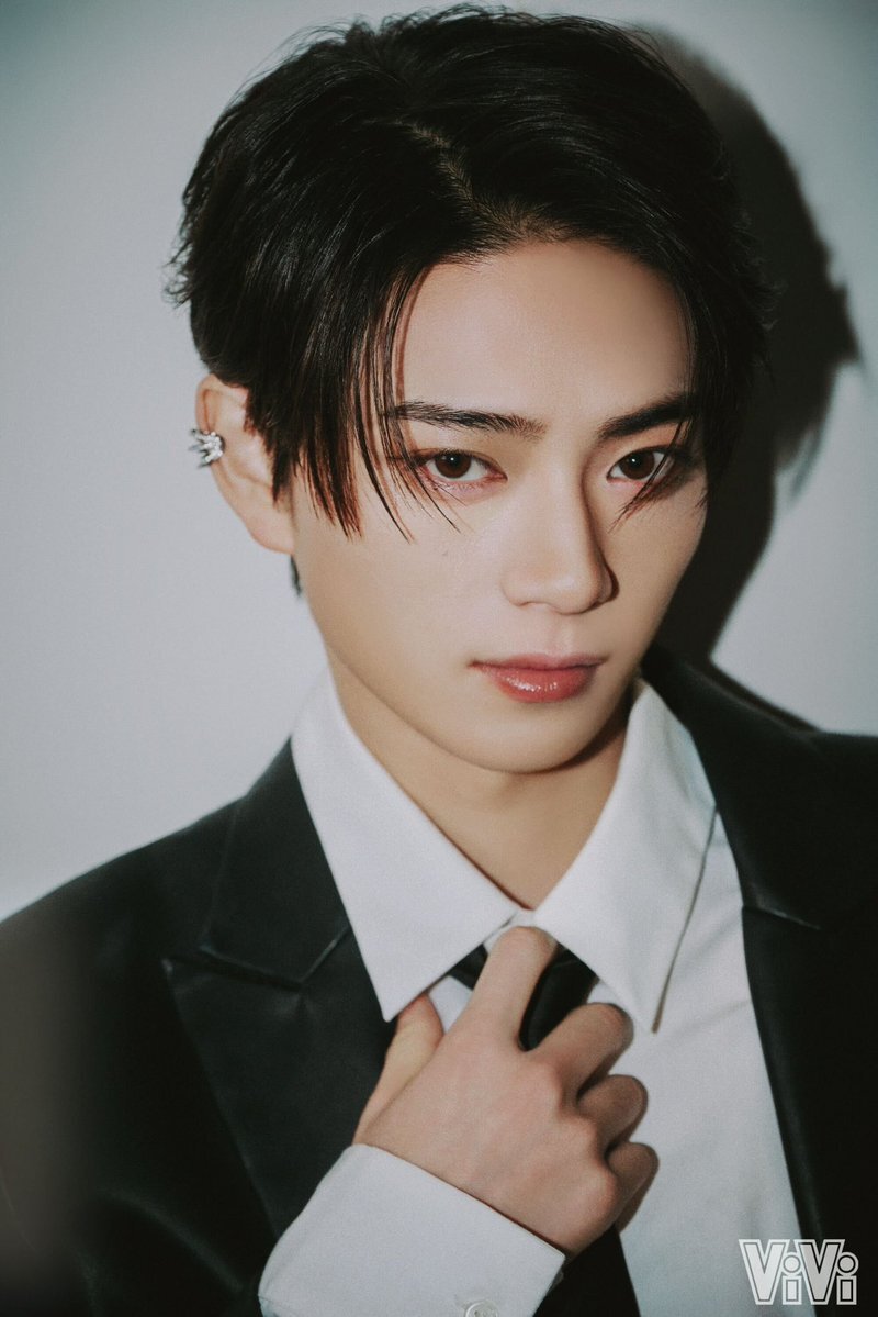 岩瀬洋志、ViVi国宝級イケメンランキングNEXT部門で1位に！松村北斗は3冠達成