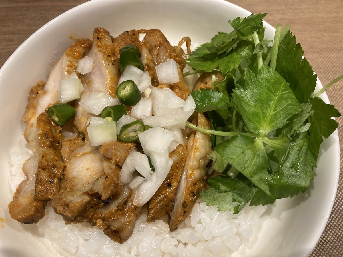 ファミマのチキン、どっち派？ 意外な人気は？