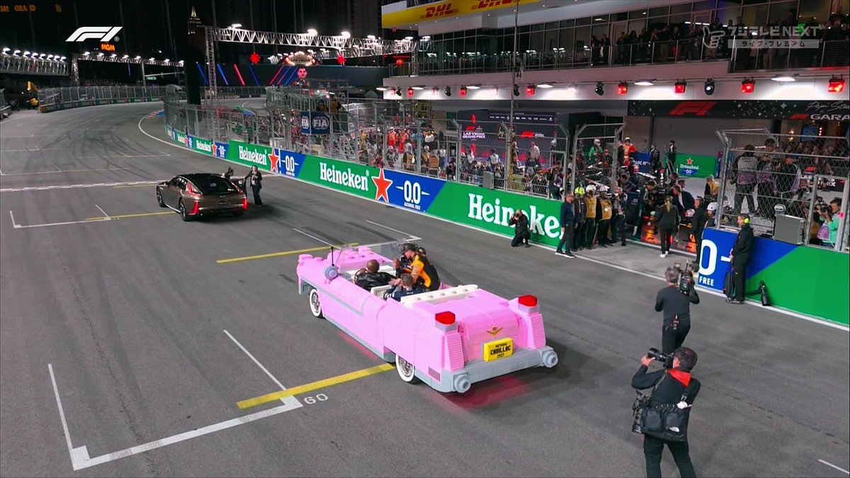 レゴキャデラックでパレード！ ラスベガスGPのファンを魅了