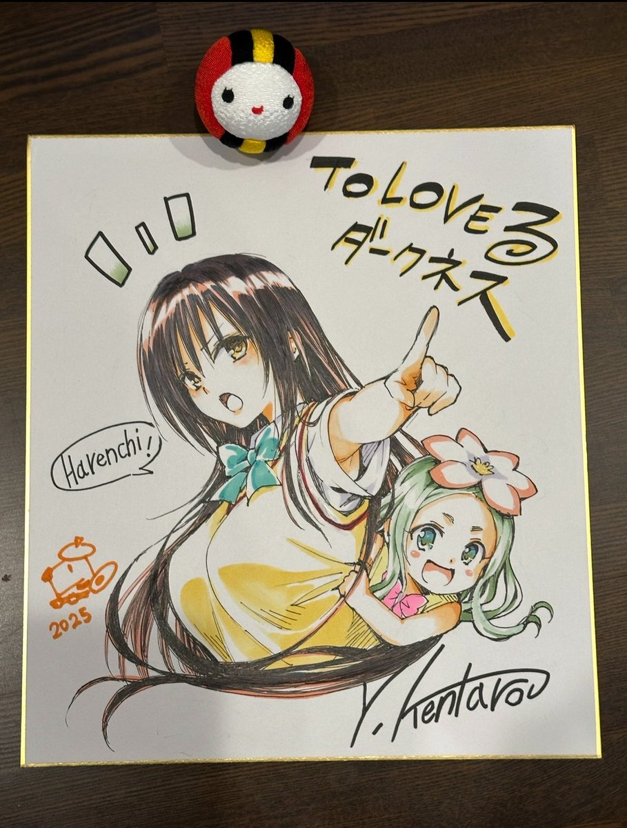 セリーヌアイテムが話題に！ファン興奮のメルカリ投稿多数