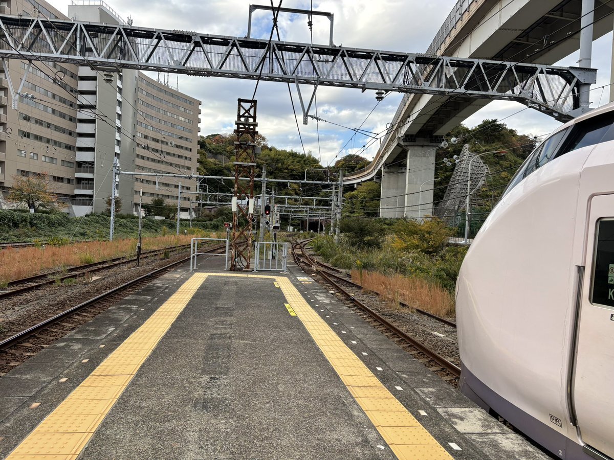 JR横須賀線保土ヶ谷駅で人身事故、運転見合わせ
