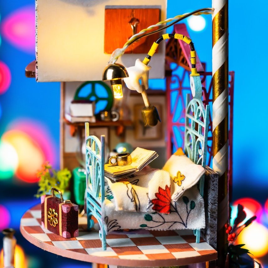 ファンが予想！一番売れた写真がステッカーに！