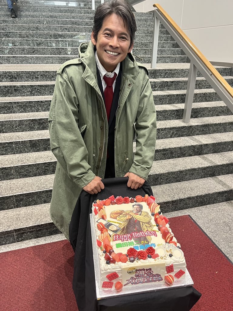 織田裕二・青島俊作誕生日祝い！『踊る』チーム全員で祝福  