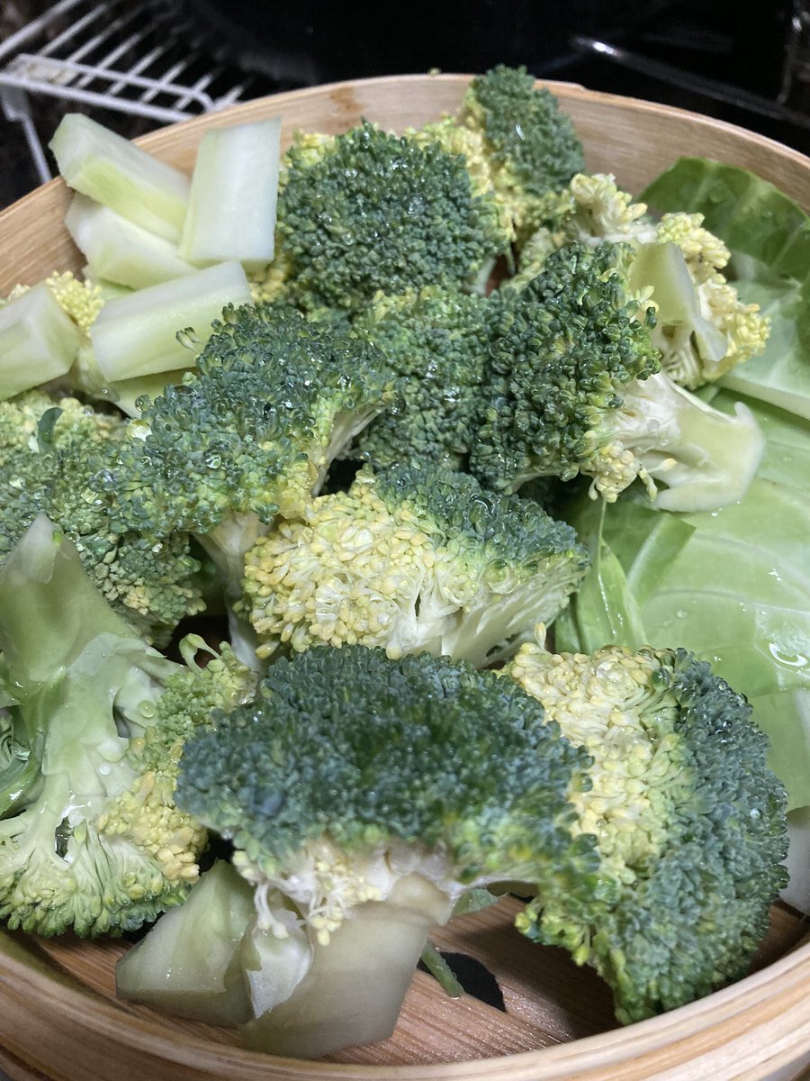 岡野昭仁の蒸し野菜投稿にファンも反応！「私も作ろう！」の声