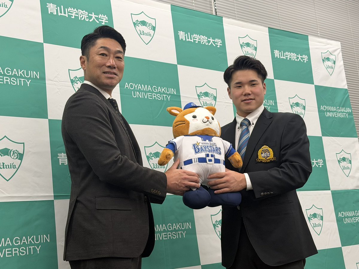 横浜DeNA、ドラフト1位指名選手へ監督が指名挨拶！