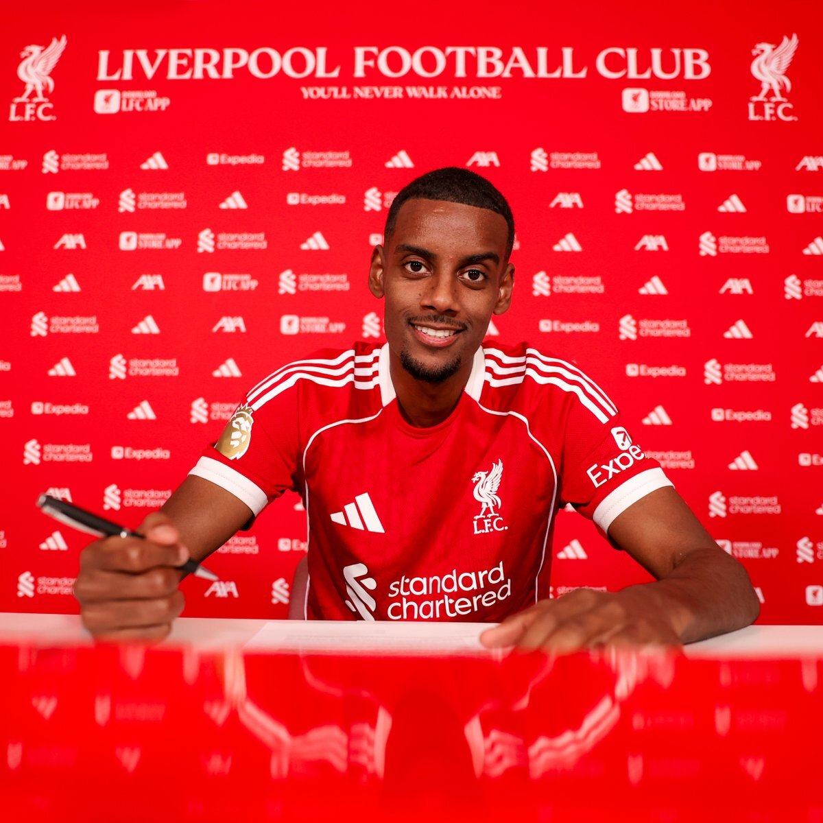 サッカープレミアリーグ　ニューカッスルユナイテッド 7選手　直筆サイン入写真A4 81bfKCiJvOL._UF894,1000_QL80_.jpg