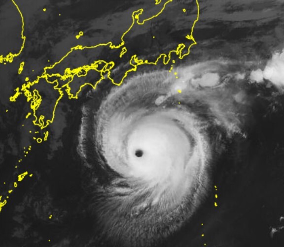 台風22号、伊豆諸島に特別警報の可能性