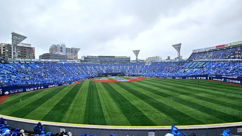 読売倒せコール、横浜スタジアムを熱狂させる！