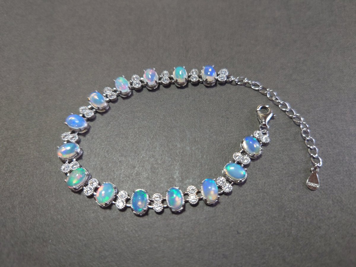 ネパール館のオパールストーン クロスモチーフ ブレスレット　EXPO2025 ネパール館のオパールストーン クロスモチーフ ブレスレット