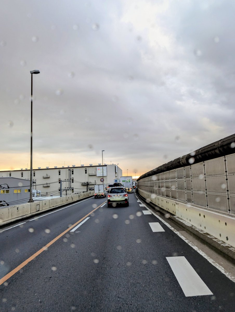 雨の降ってきた日、SNSユーザーはどう投稿した？
