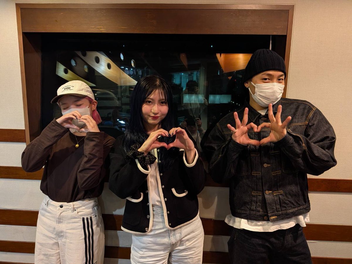 eill、スクールオブロックで恋バナ！リスナーも「素敵な楽曲」と感動