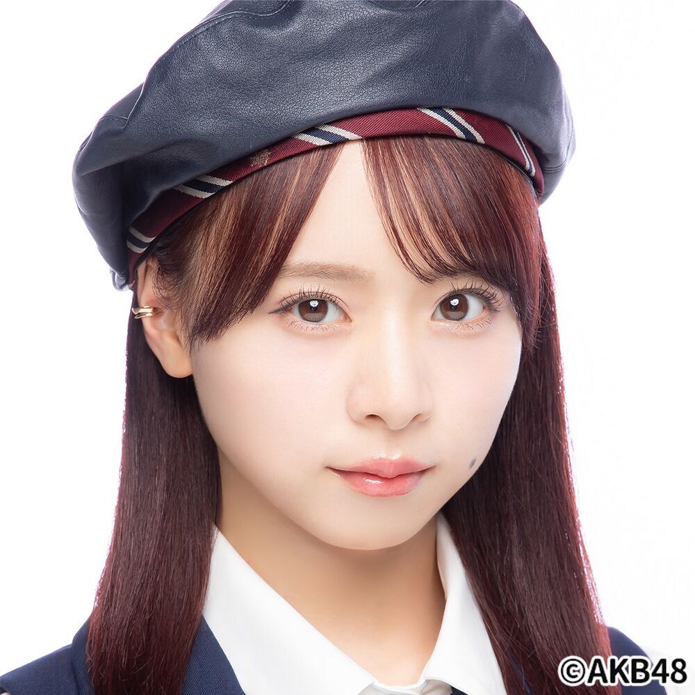 AKB48倉野尾成美、25歳の誕生日をファンと祝う