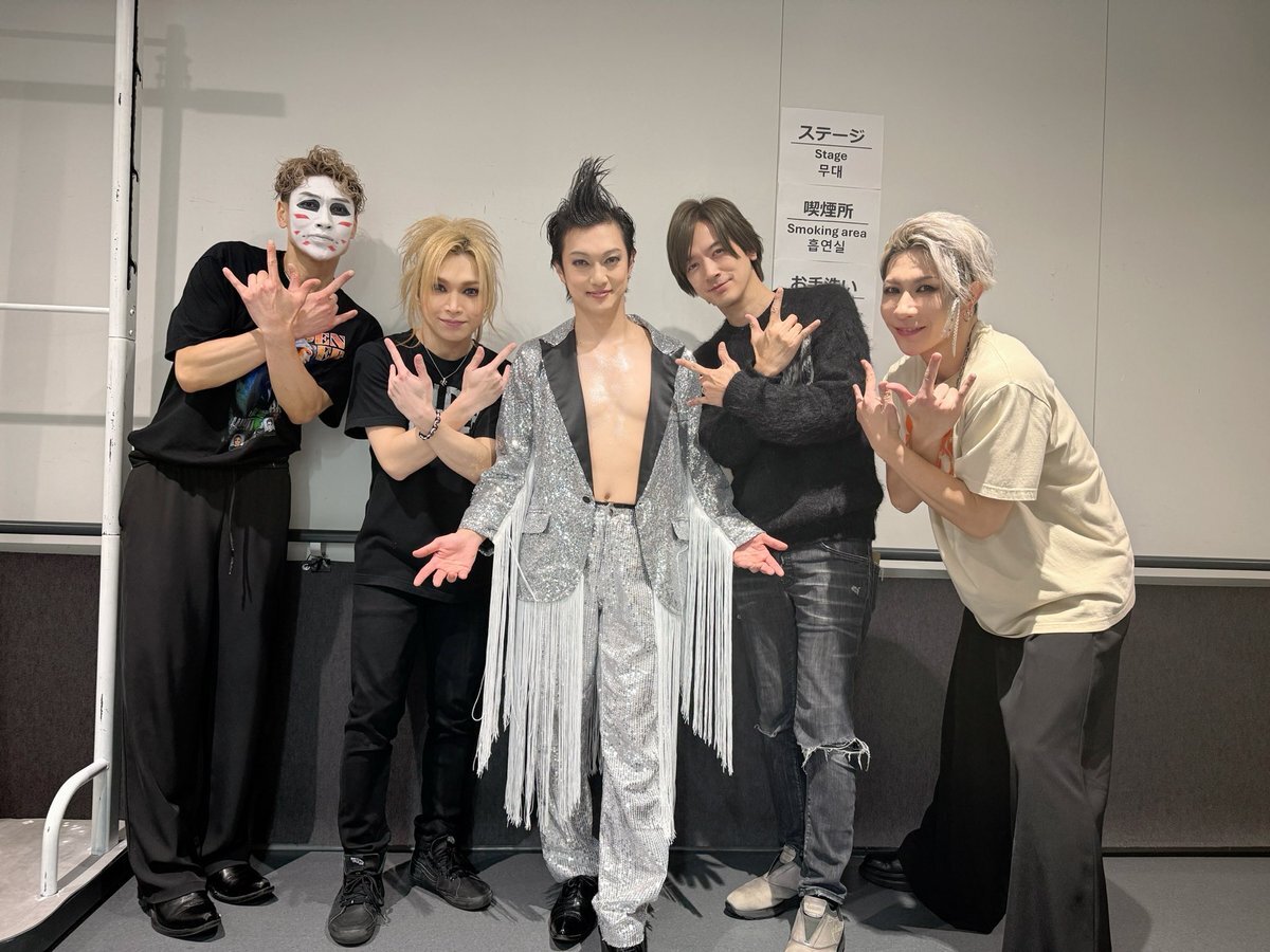 ゴールデンボンバーライブ、ファン歓喜！「毒グモ女」「デートプラン」が話題に