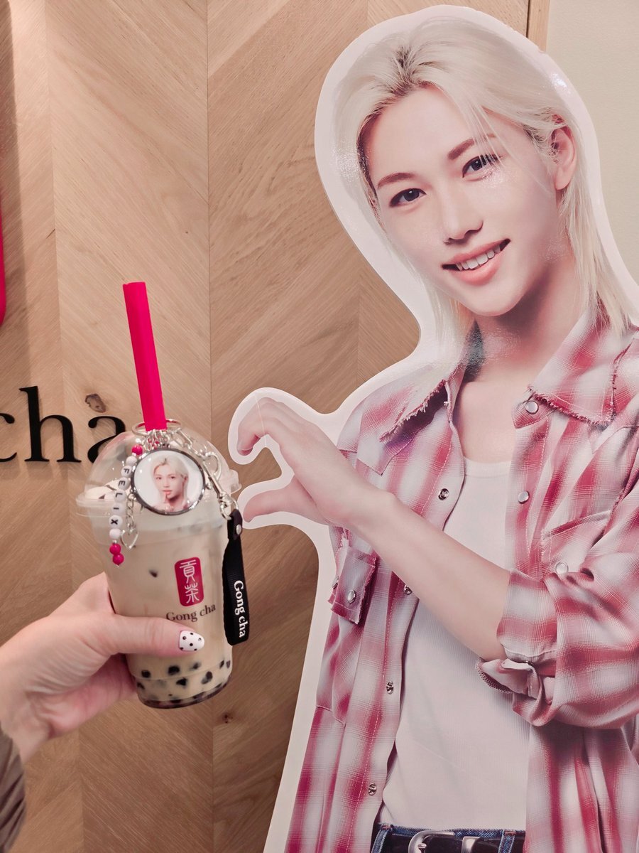 みるきー R07/04/26) □17インチ 社外アルミホイール / BADX ロクサーニ