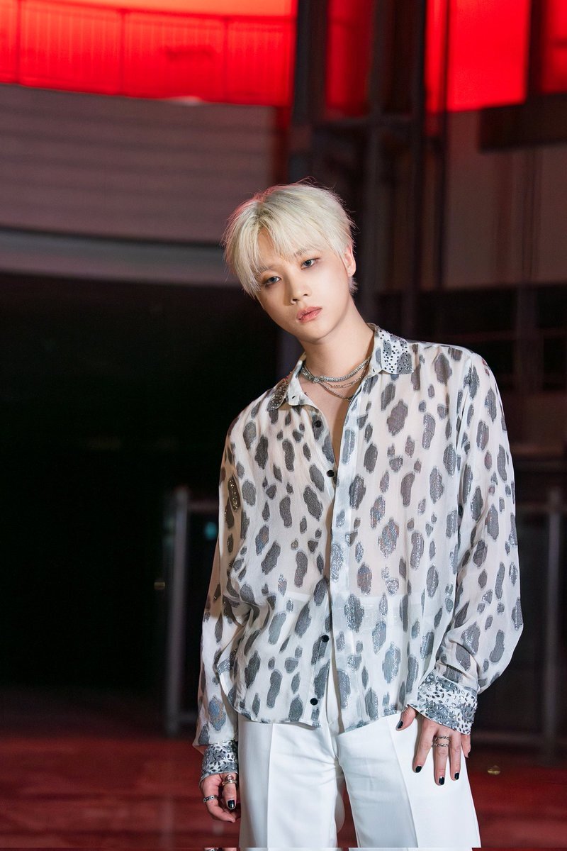 IKON. JAY サイン入りプレート値下げしました。 表示プレートH サインプレート アクリル 表示:診察中 (UP258-40
