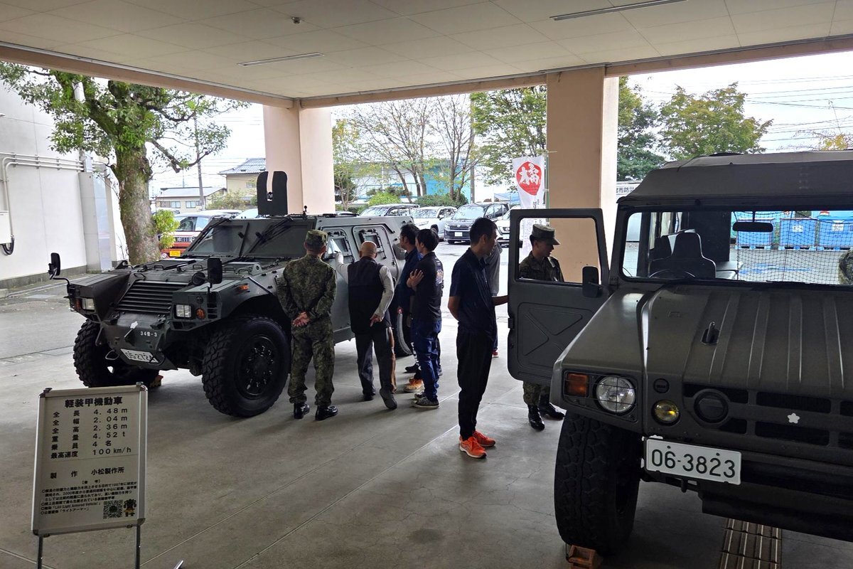 自衛隊活動、SNSで賛否両論