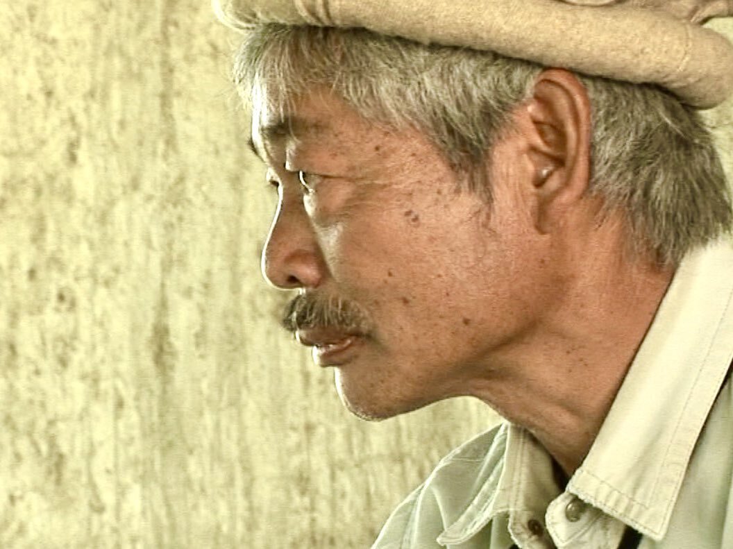 松本市、週末は映画上映やイルミネーションで賑わう