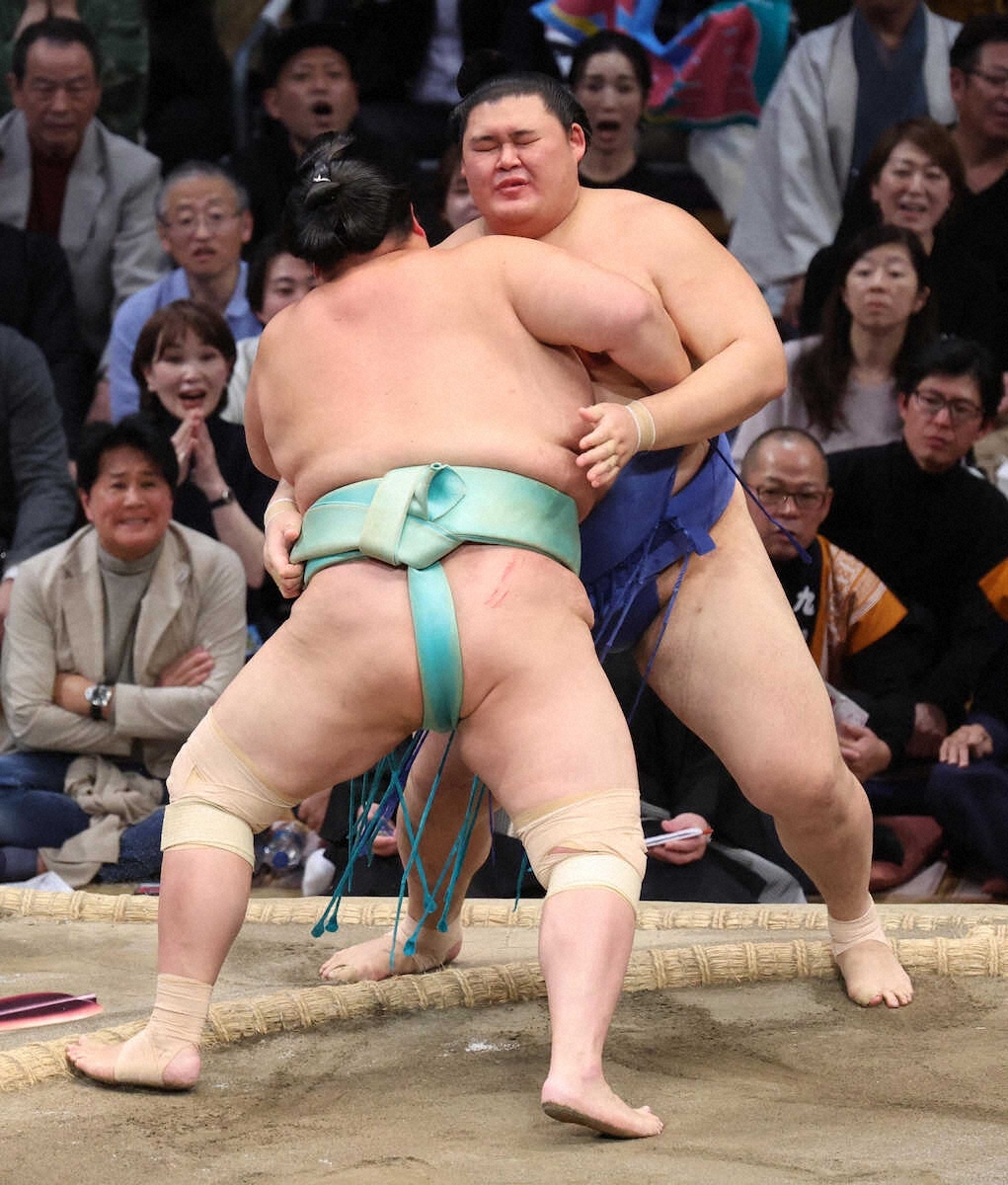 大の里関、肩鎖関節痛で九州場所千秋楽を休場