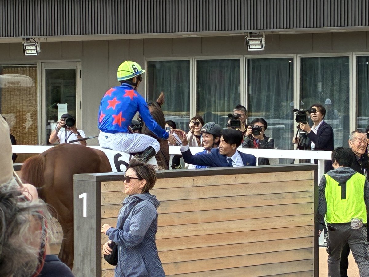 森泰斗調教師、初陣で勝利！