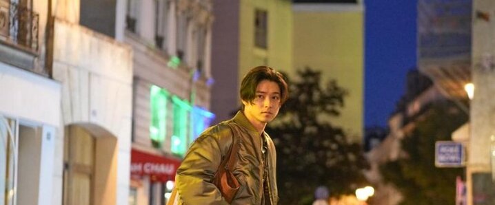 【在庫わずか】山崎賢人さん掲載ページ（約A3サイズ）#47743 山崎賢人写真集「KENTO YAMAZAKI」」山崎賢人 [タレント写真集
