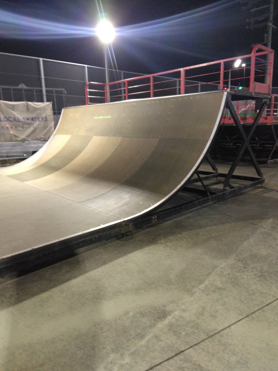 日曜日なのに… 多くのユーザーが投稿する意外な一日