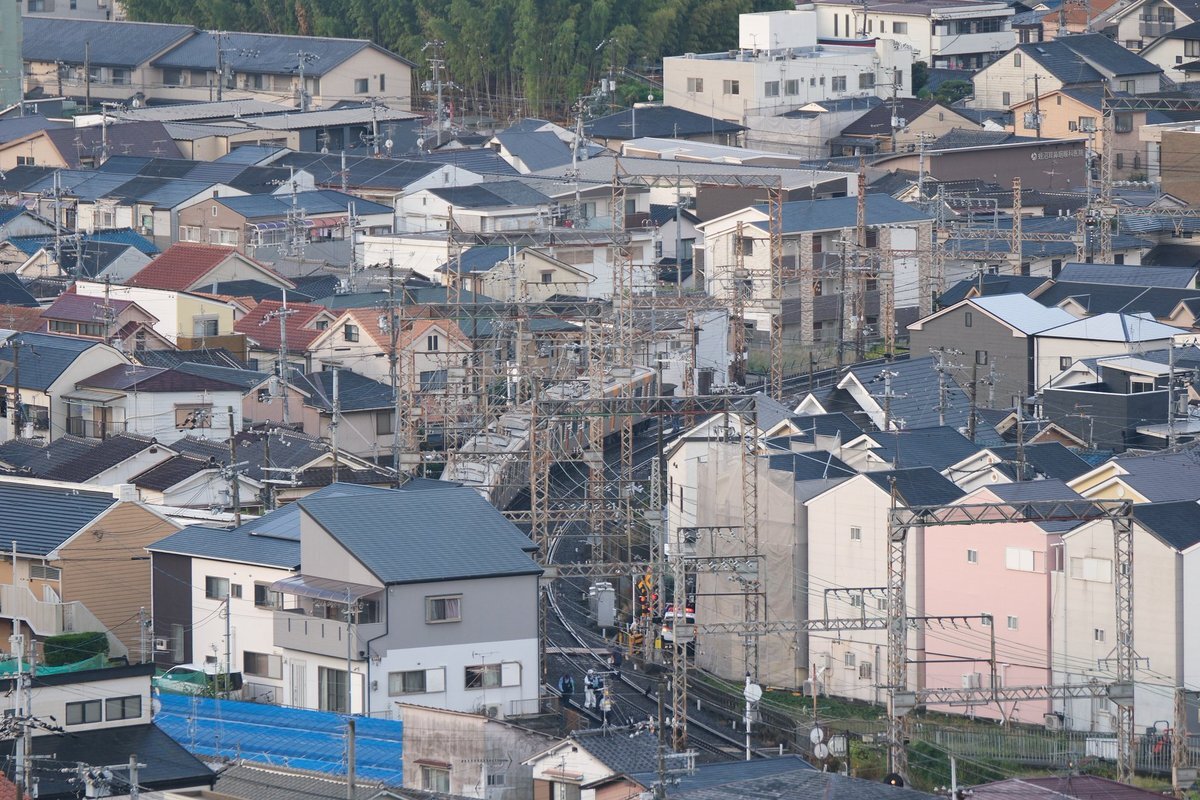 近鉄奈良線で人身事故、運転見合わせ