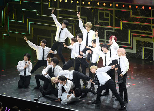 少年忍者の活動終了、ファンは悲しみに暮れる