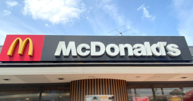 マクドナルド、ストローなしフタに変わる？