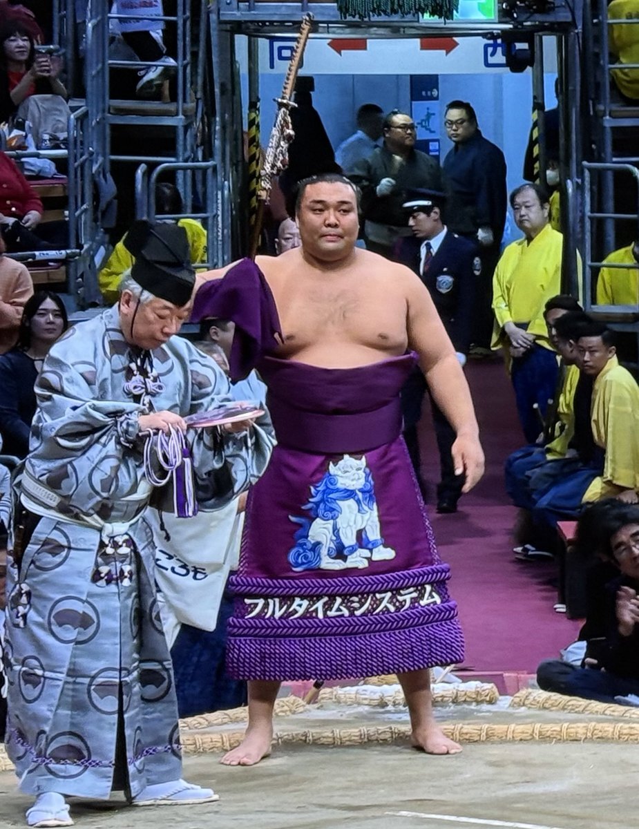 霧島関が豊昇龍関の太刀持ちに？ 