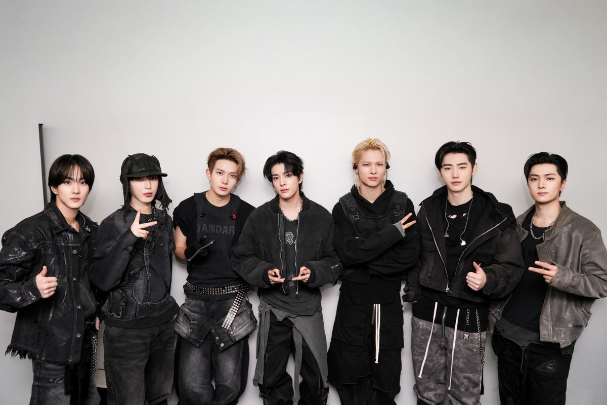 ゴールドディスク認定！人気アーティストの記録更新